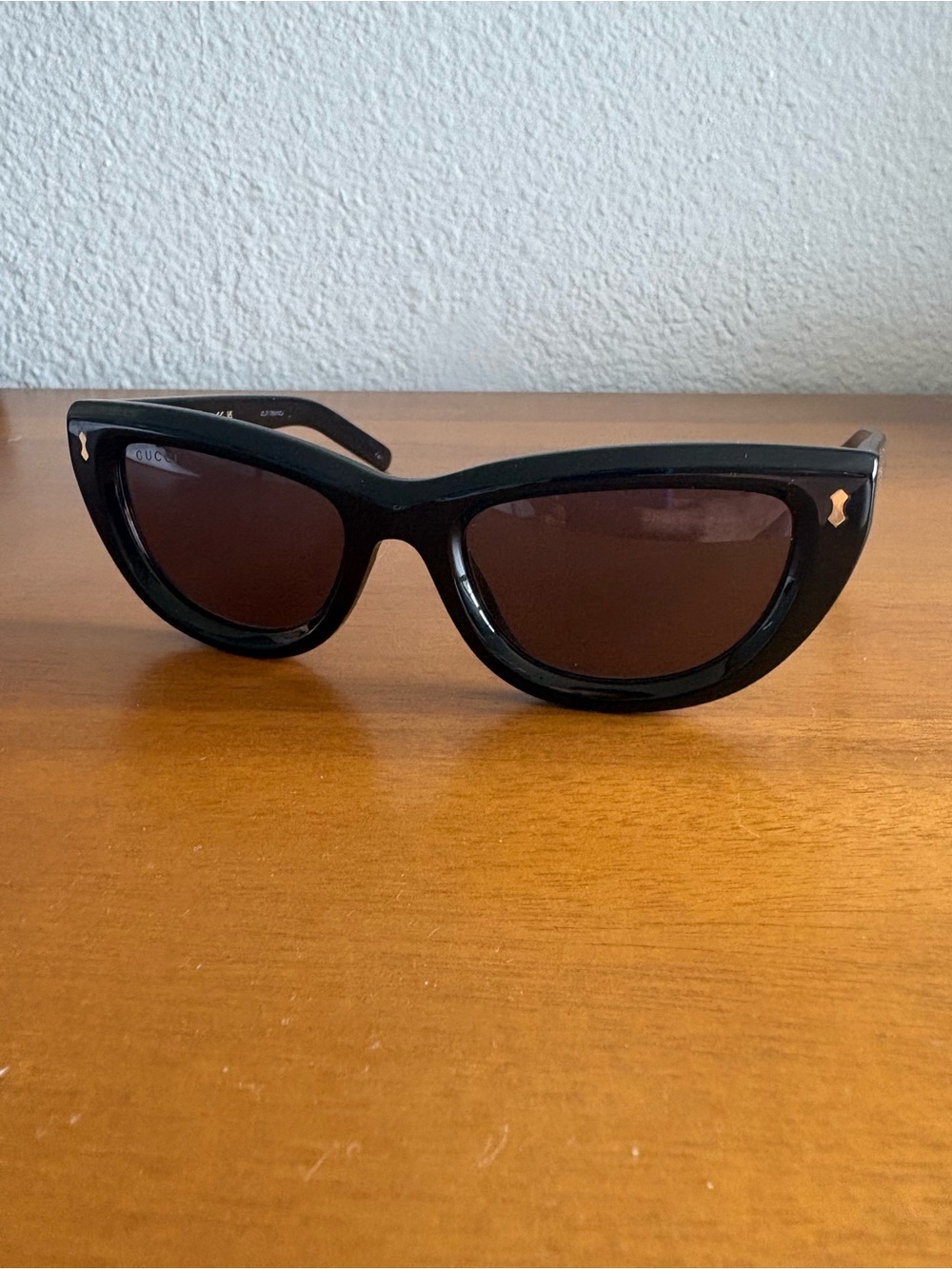 Gucci Black Cat-Eye Sunglasses with Brown Lenses